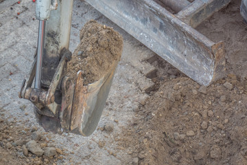 Kabel verlegen unter Pflastersteinen