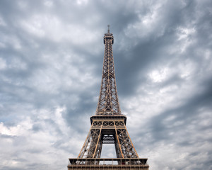 Fototapeta na wymiar Dramatic Clouds and the Eiffel Tower