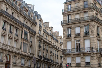 Fototapeta na wymiar Paris in winter buildings in the center of the city