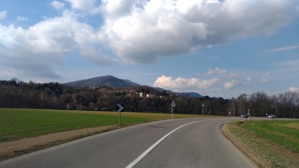 Naklejka premium road in the mountains