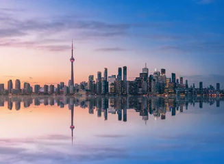 Fotobehang De skyline van Toronto bij zonsondergang © diegograndi