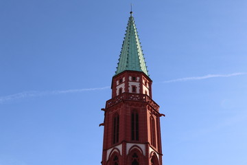 Kirchturm über Frankfurt 3 - 251674566