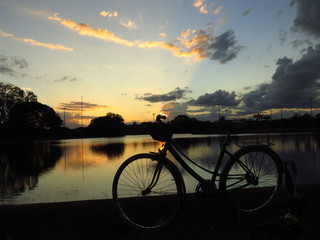 Naklejka na ściany i meble bike sunset day