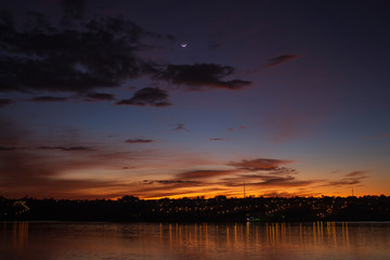 Nascer do Sol no Lago Parano&aacute;