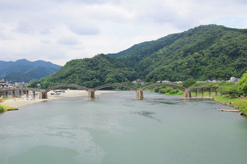 Kintai-brug in het zomerseizoen