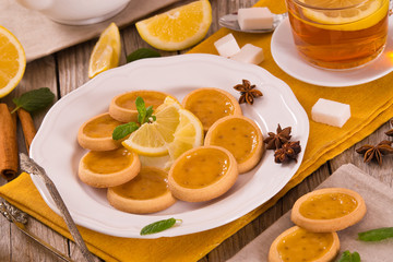 Lemon tartlets.