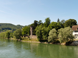 Fototapeta na wymiar Bad Säckingen. Blick auf Diebsturm vom Schweizer Ufer aus gesehen 