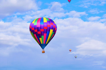 Obraz premium Vibrant Hot Air Balloon