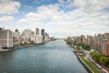 Fototapeta na wymiar Aerial view on East river and Roosevelt island from Roosevelt Island Tramway