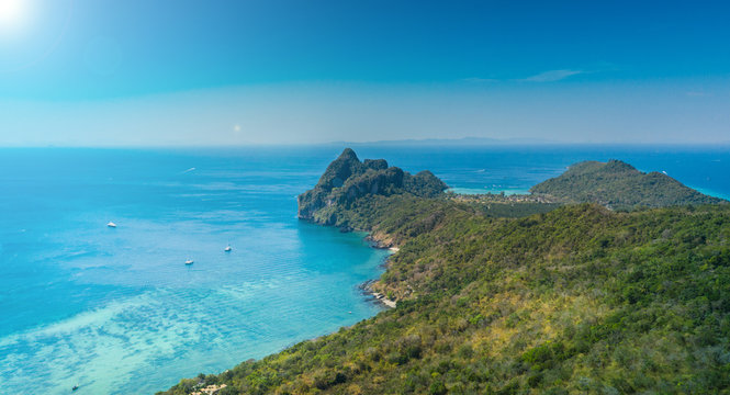 mer turquoise avec ile