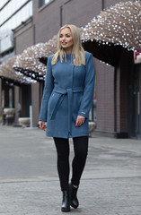 Obraz premium young stylish beautiful woman walking in street, wearing, fashion outfit, autumn trend 