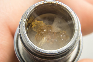 Vaporizing THCA Crystals Inside A Cannabis Extract Vape Pen