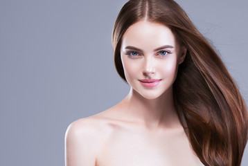 Beautiful hair woman long brunette hairsstyle healthy skin
