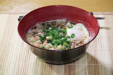 インスタントのスープ蕎麦