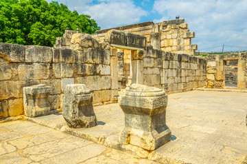 Ruins of an ancient synagogue in Capernaum, Isarel - obrazy, fototapety, plakaty