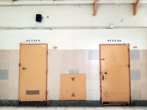 Puertas en edificio