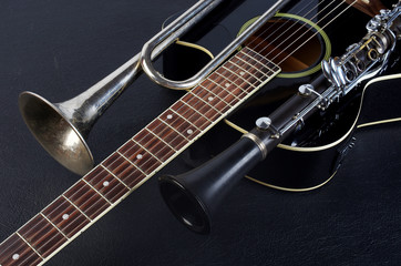 Obraz premium Guitar, clarinet, trumpet.