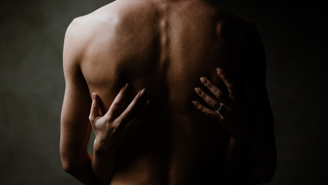 Couple enlac&eacute; 