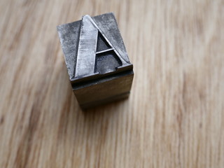 a, buchstabe a, bleiletter, lettern, buchdruck, alphabeth, druck, druckerei, drucken, gutenberg, johannes gutenberg, schwarze kunst, typographie, didot, 