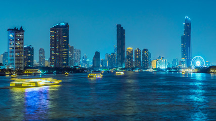 Fototapeta na wymiar long exposure,atmosphere of Bangkok at Chao Phraya River at night