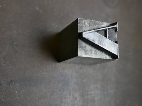 a, buchstabeax, bleiletter, lettern, buchdruck, alphabeth, druck, druckerei, drucken, gutenberg, johannes gutenberg, schwarze kunst, typographie, Gro&szlig;buchstabe, vokal, konsonant, majuskeln, versalien