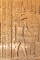Tempel Kom Ombo am Nil in Ägypten, Reliefs und Hieroglyphen im Sandstein