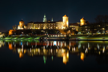 Obraz na płótnie Canvas Wawel Castle in Krakow seen from the Vistula boulevards. Krakow is the most famous landmark in Poland