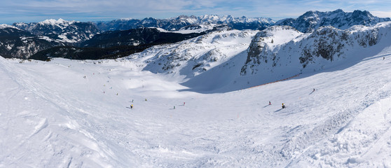Aussicht von Waidring Steinplatte Winter Panorama mit Skipiste