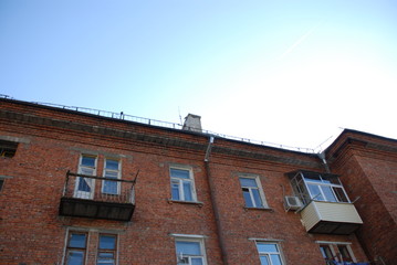 Fototapeta na wymiar old building of red brick in the city