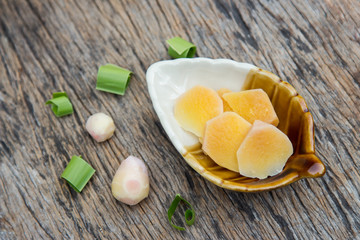 ginger slices on bowl for healthy eating 