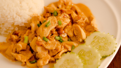 Curry penang with cucumber and rice - Thai food