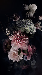 Plakaty  Kwitną piwonie, hortensja, lilia, irys i tulipany. Vintage bukiet pięknych kwiatów ogrodowych na czarno. Dekoracja florystyczna. Tle kwiatów. Styl barokowy.