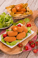 Supplì, italian fried rice balls. 