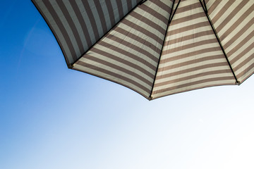 relax on the beach, what could be better, lie under an umbrella on the warm sand and look at the sky