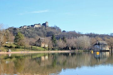Fototapeta premium Chasteaux,lac du Causse.