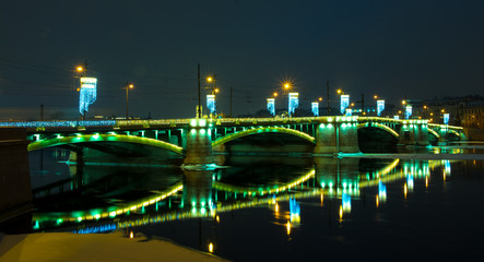 Fototapeta na wymiar bridge in Saint-Petersburg