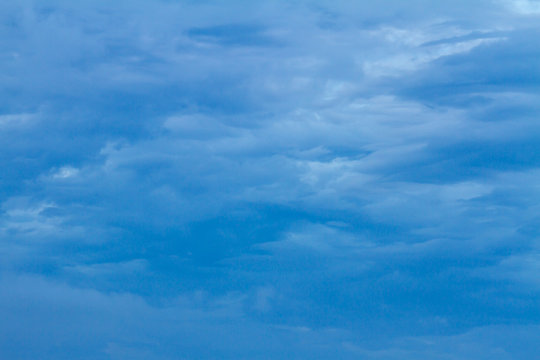 「雲り」の画像 - 5,672 件の Stock 写真、ベクターおよびビデオ | Adobe Stock