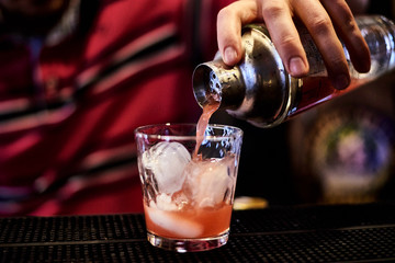 glass of cola with ice