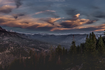 Fototapeta premium Yosemite with Clouds