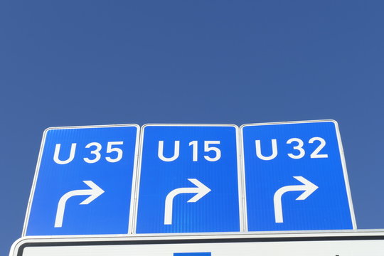 Verkehrsschilder Bedarsumleitung rechts