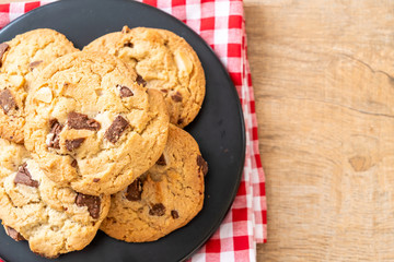 cookies with chocolate chips