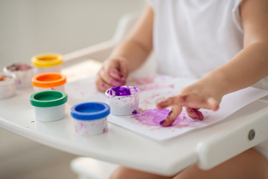 รูปภาพFinger Paint เลือกดูภาพถ่ายสต็อก เวกเตอร์ และวิดีโอ1 079