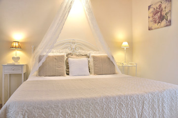 Appartamento con arredamento romantico - Shabby-chic © Gioco