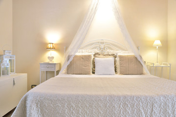 Appartamento con arredamento romantico - Shabby-chic © Gioco