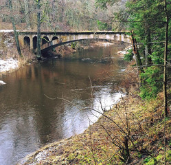 Fototapeta na wymiar bridge aqueduct forest river prussia