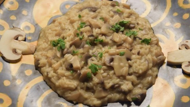 Risotto ai funghi Cucina italiana Italienische K&uuml;che Gastronom&iacute;a de Italia Italian cuisine Italienska k&ouml;ket italienne Comida sounding Culin&aacute;ria da It&aacute;lia Italiaanse la keuken