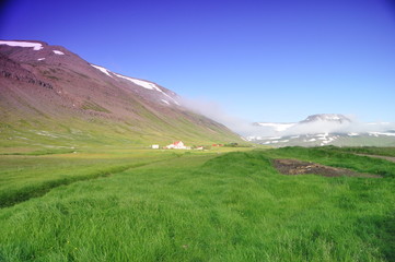 Fototapeta premium Island Berglandschaft Bolungarvik