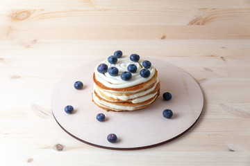  Cupcakes, sour cream cake with wild berries