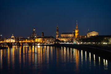 Abendliche Silhouette von Dresden