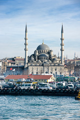 Fototapeta na wymiar world locations,Asia,Europe,turkey,marmara,istanbul, world locations,Asia,Europe,turkey,marmara,istanbul, The Yeni Camii, The New Mosque or Mosque of the Valide Sultan, golden horn